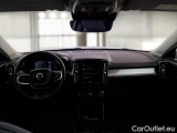  Volvo  XC 40 VOLVO XC40 / 2017 / 5P / SUV T3 AUTOMATICO MOMENTUM PRO #3