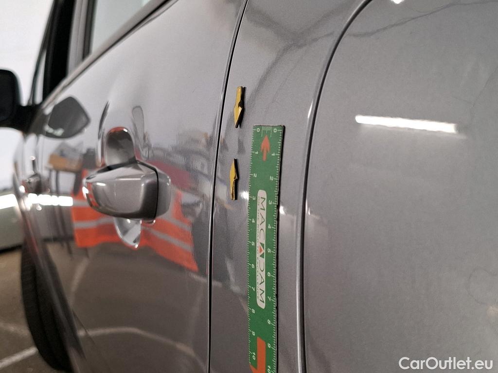  Citroen  C3  Feel Business 1.5 BlueHDI 100CV BVM5 E6dT #40