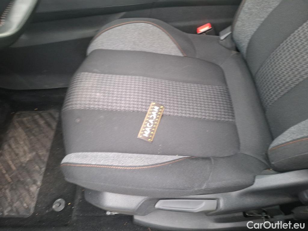  Peugeot  3008  Active Pack 1.2 PureTech 130CV BVM6 E6d #33