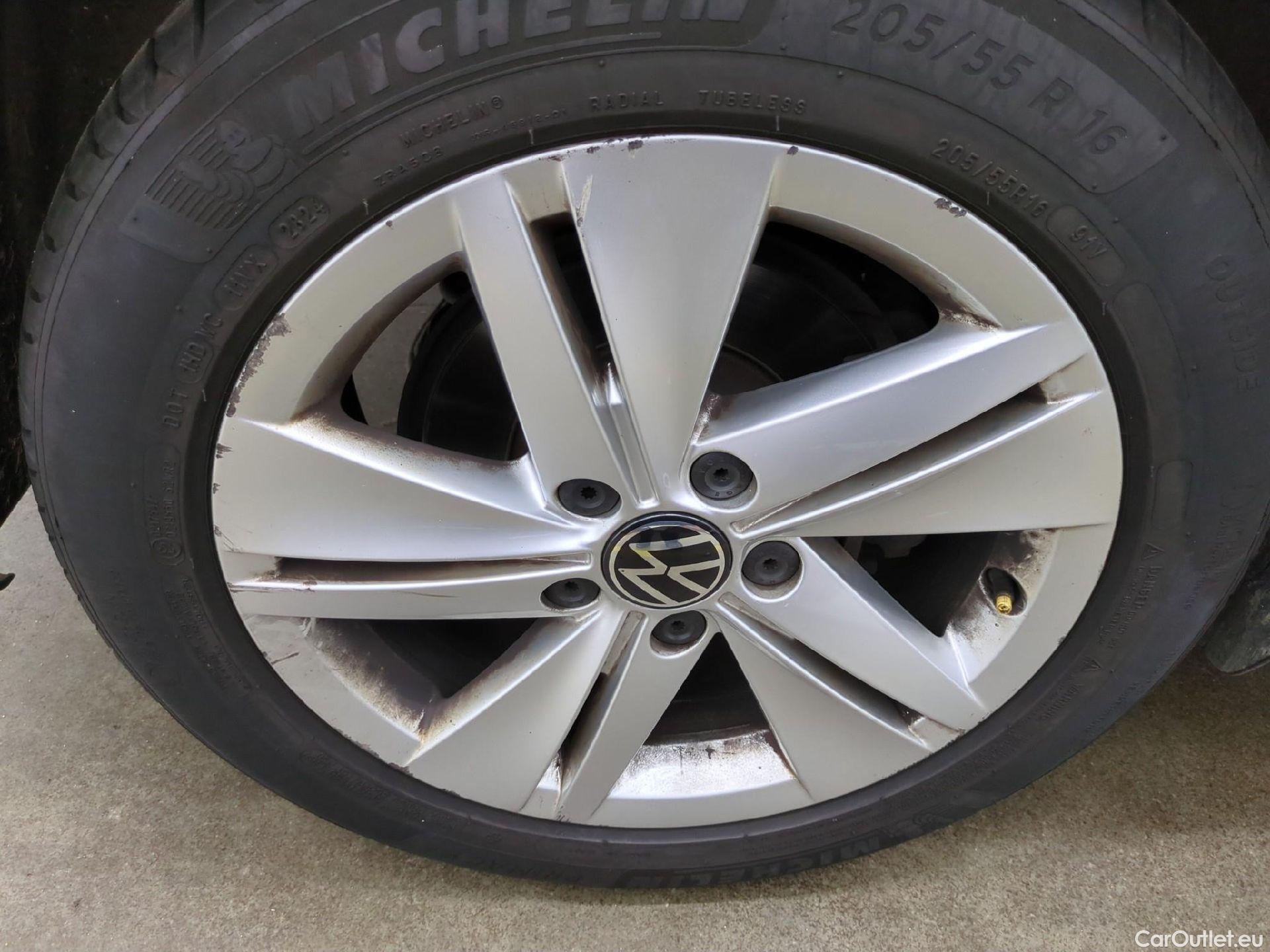  Volkswagen  Golf  VOLKSWAGEN / 2020 / 5P / Berline 2.0 TDI SCR 150 DSG7 Life Busi 1st #23