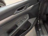  Volkswagen  Golf  Variant 2.0 TDI SCR Life Manual Diesel  17 #16