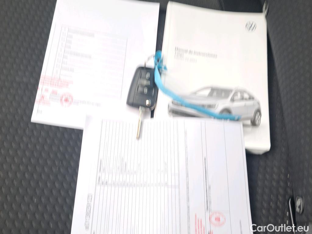  Volkswagen  Taigo VOLKSWAGEN  / 2021 / 5P / todoterreno Life 1.0 TSI 70kW (95CV) #1