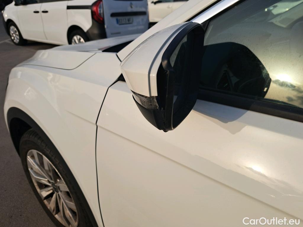  Volkswagen  T-ROC VOLKSWAGEN  / 2017 / 5P / todoterreno Advance 1.0 TSI 81kW (110CV) #14