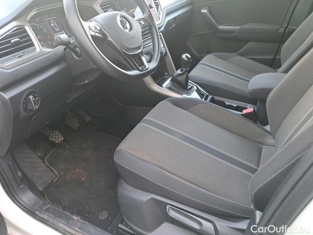  Volkswagen  T-ROC VOLKSWAGEN  / 2017 / 5P / todoterreno Advance 1.0 TSI 81kW (110CV) #9
