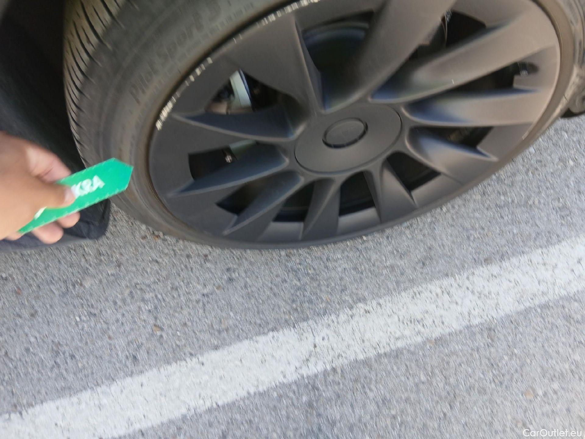  Tesla  Model Y TESLA  / 2020 / 5P / todoterreno Gran Autonomía 4WD #23