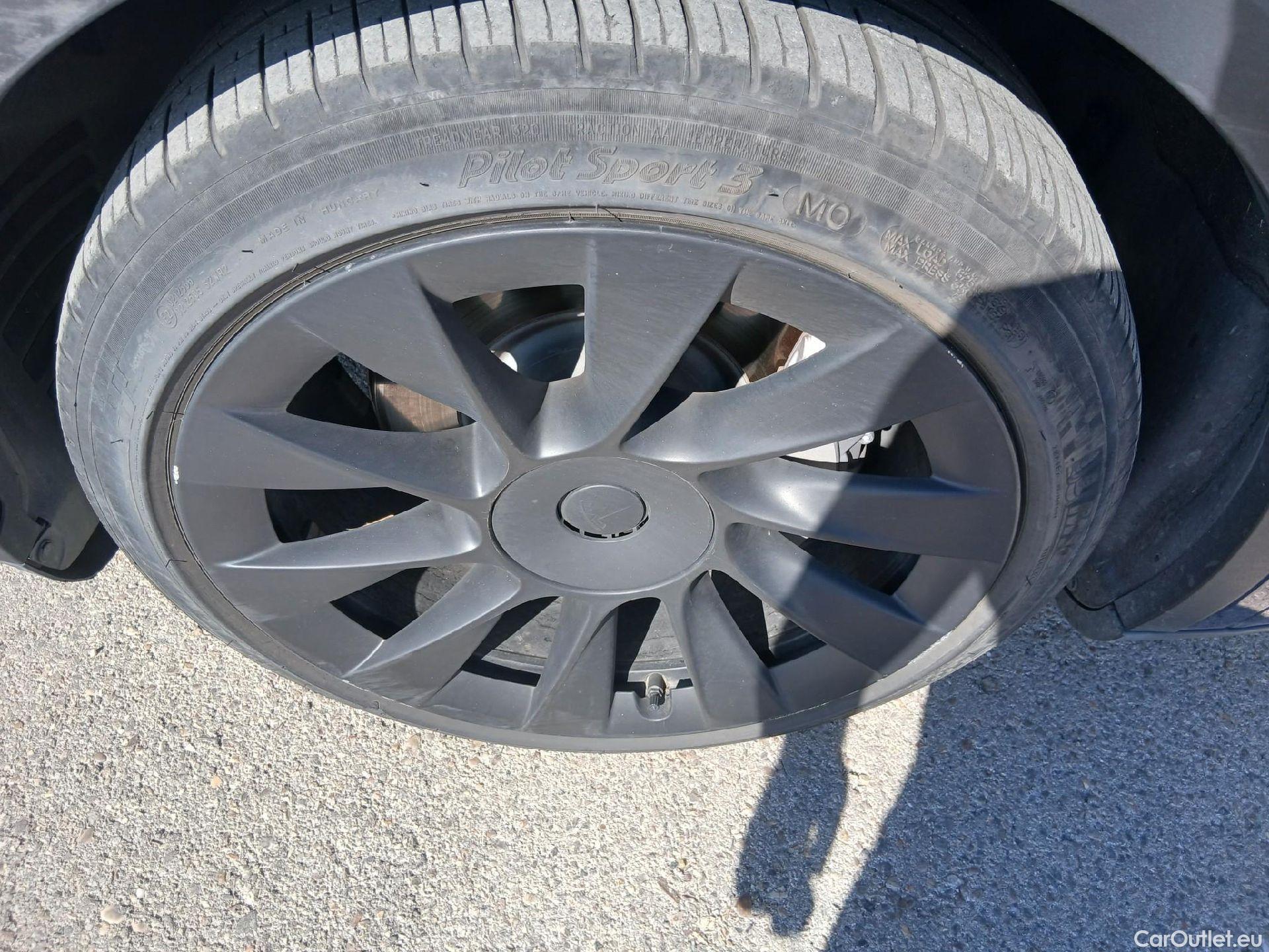  Tesla  Model Y TESLA  / 2020 / 5P / todoterreno Gran Autonomía 4WD #8
