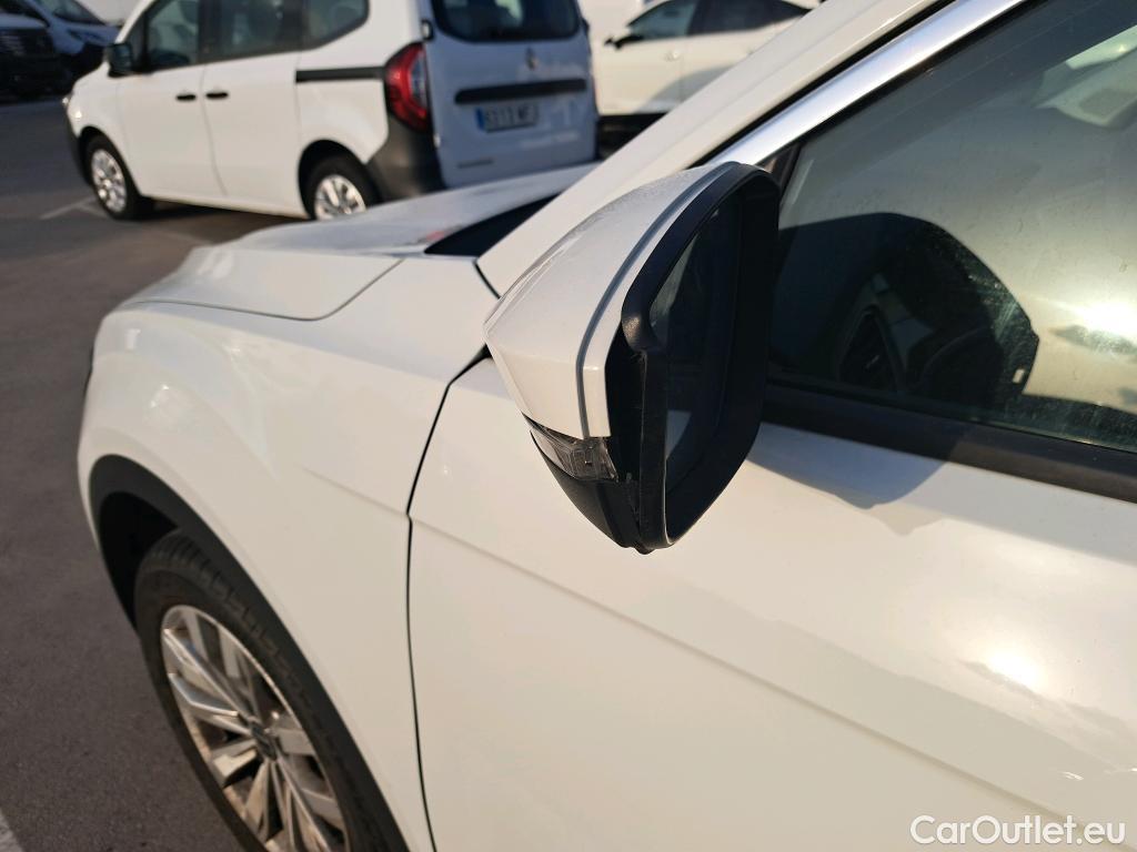  Volkswagen  T-ROC VOLKSWAGEN  / 2017 / 5P / todoterreno Advance 1.0 TSI 81kW (110CV) #10