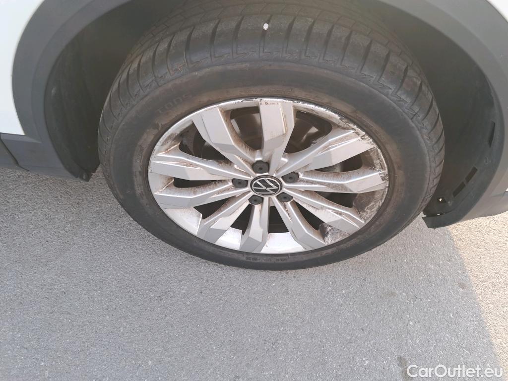  Volkswagen  T-ROC VOLKSWAGEN  / 2017 / 5P / todoterreno Advance 1.0 TSI 81kW (110CV) #22