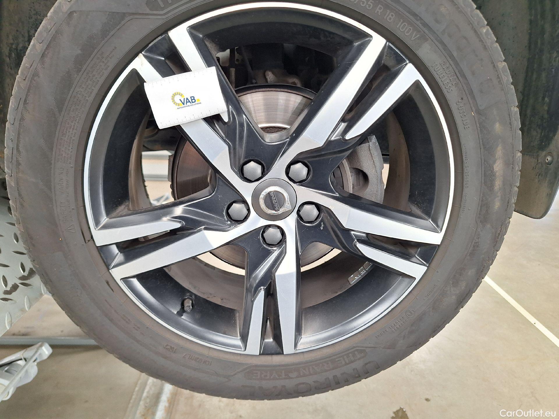  Volvo  XC 40 Volvo, XC40 '17, Volvo XC40 T3 Geartronic R-Design 5d #52