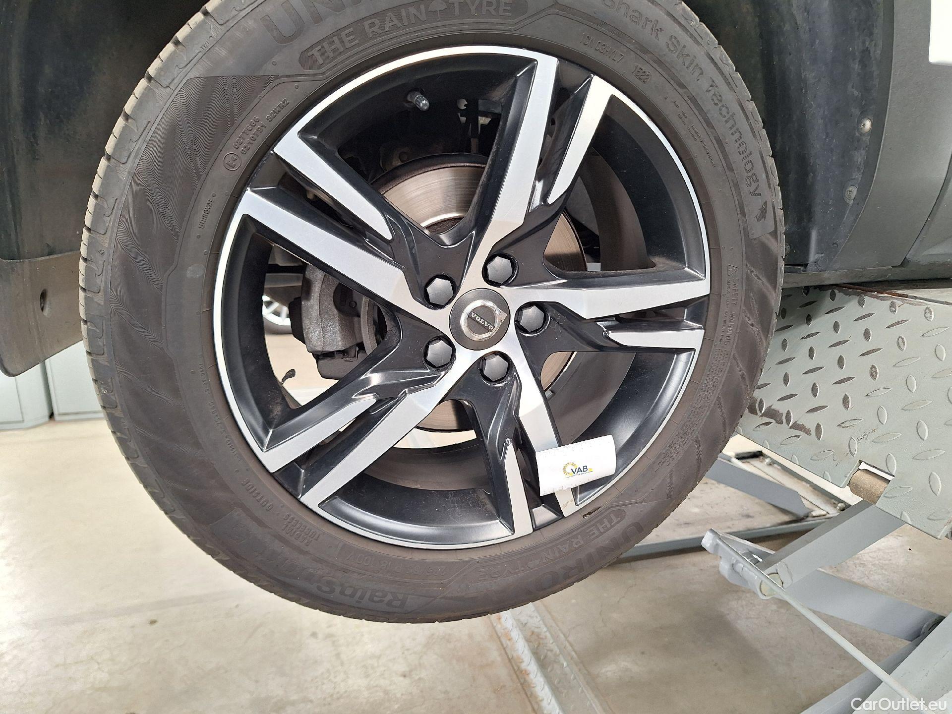  Volvo  XC 40 Volvo, XC40 '17, Volvo XC40 T3 Geartronic R-Design 5d #46
