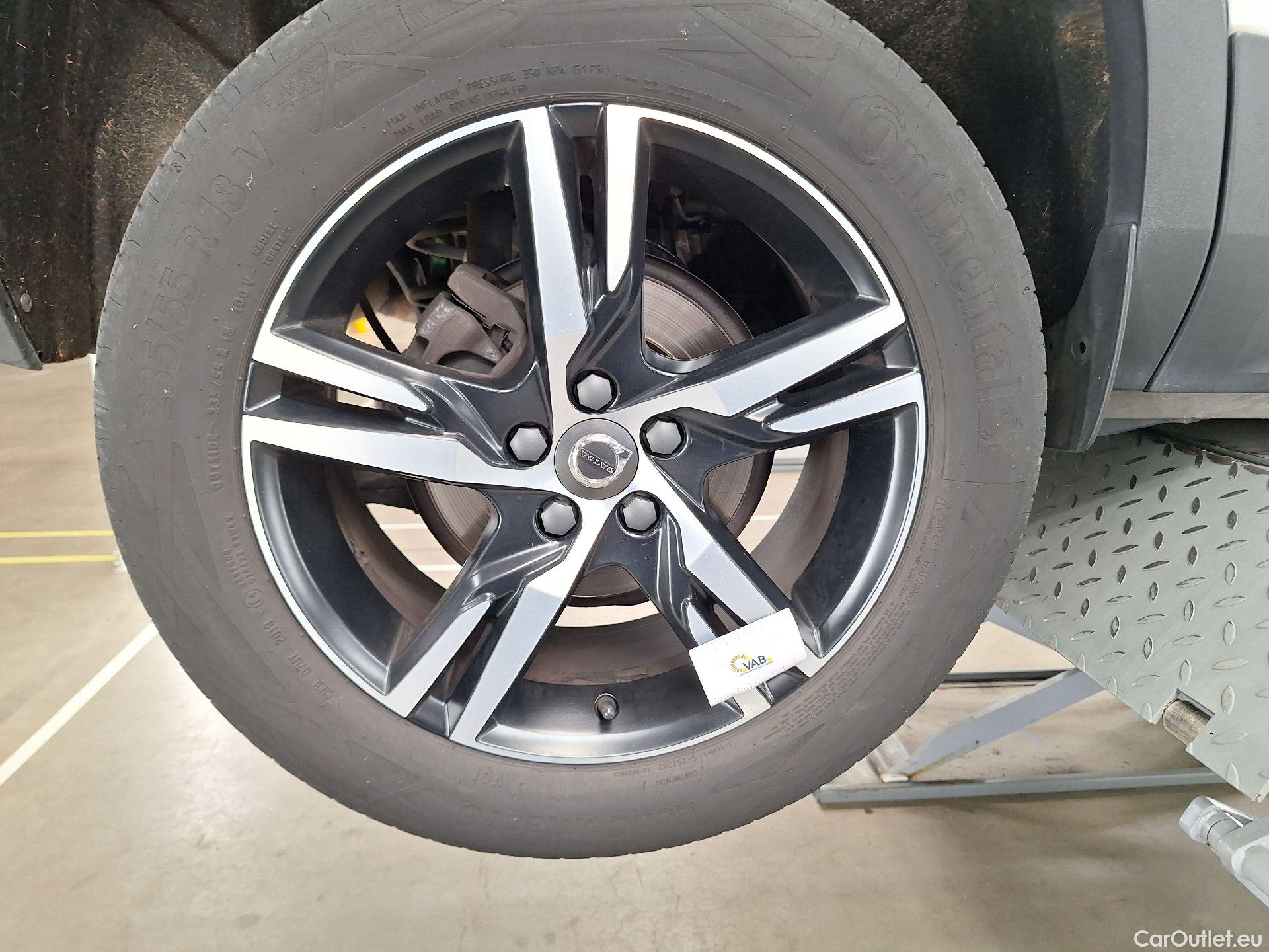  Volvo  XC 40 Volvo, XC40 '17, Volvo XC40 T3 Geartronic R-Design 5d #50