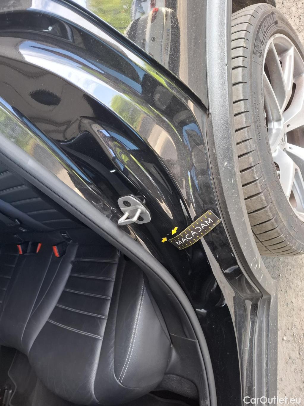  Mercedes  G-Klasee MERCEDES-BENZ GLC Coupe / 2019 / 5P / Coupé 2.0 GLC 300 E AMG LINE 4MATIC #38