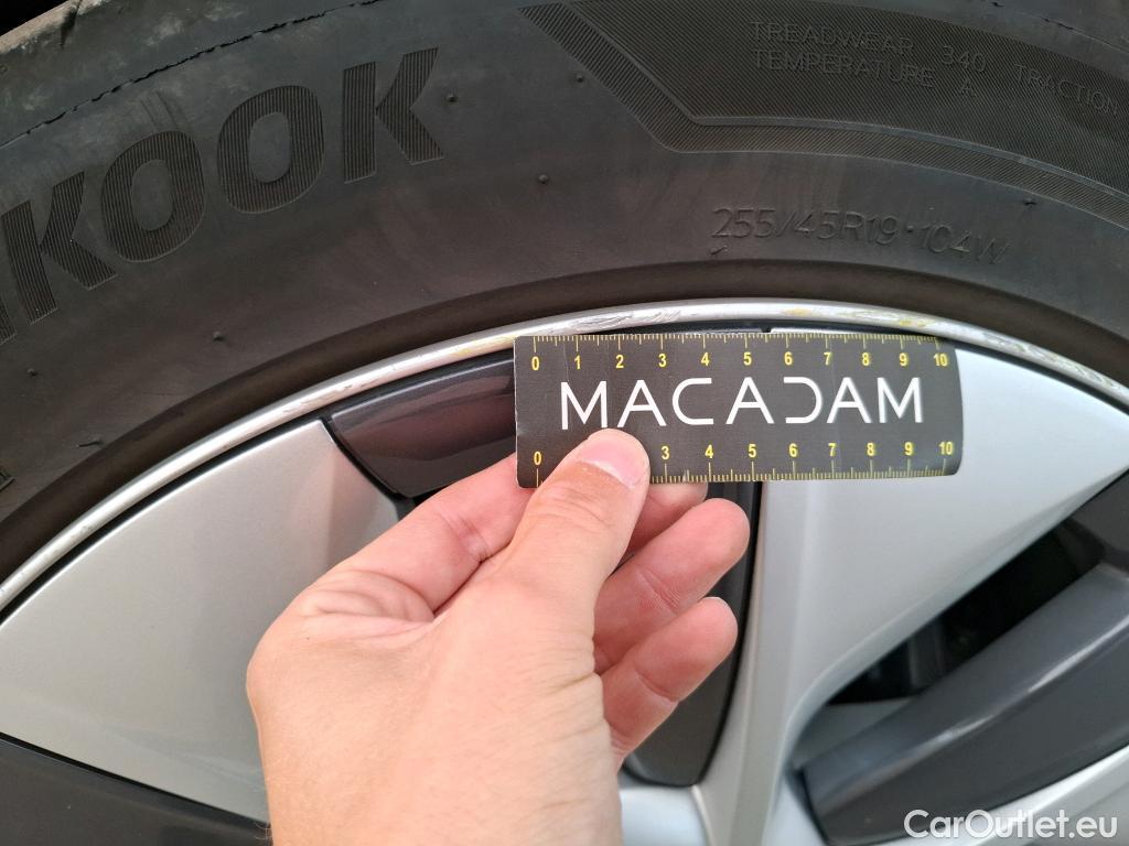  Tesla  Model Y TESLA  / 2020 / 5P / SUV Grande Autonomie RWD #14