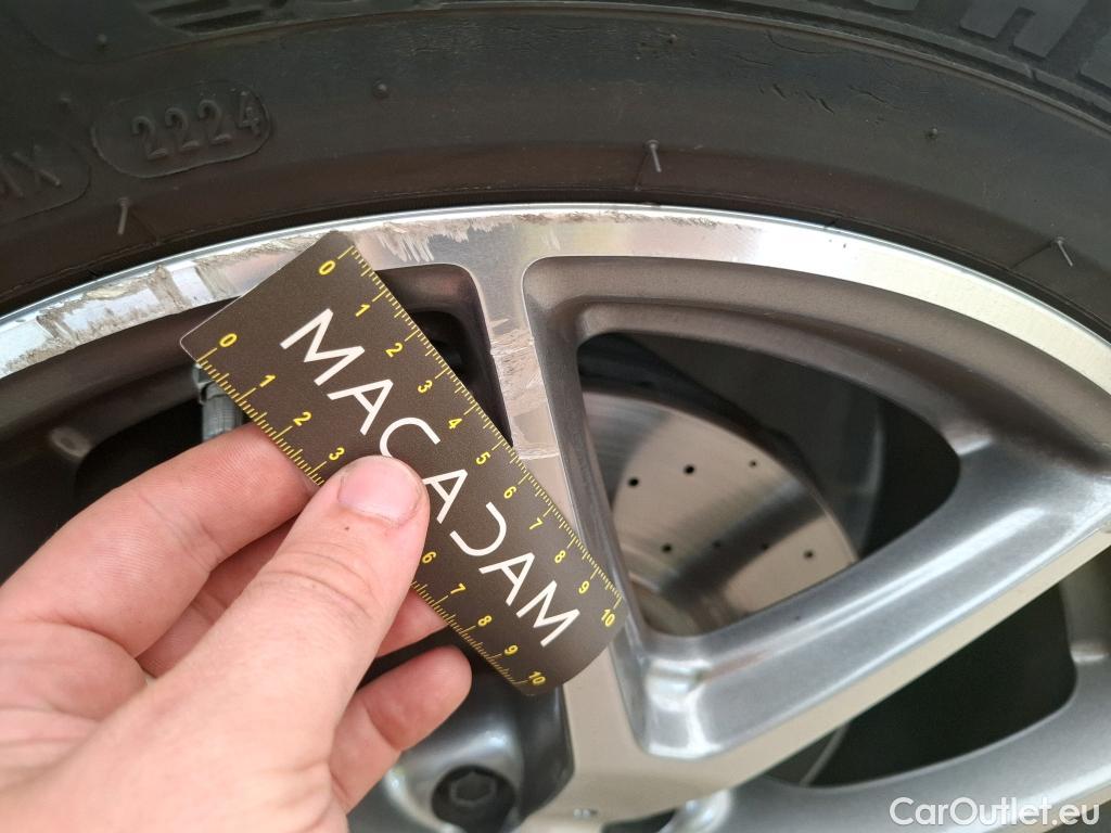  Mercedes  G-Klasee MERCEDES-BENZ GLC Coupe / 2019 / 5P / Coupé 2.0 GLC 300 E AMG LINE 4MATIC #28