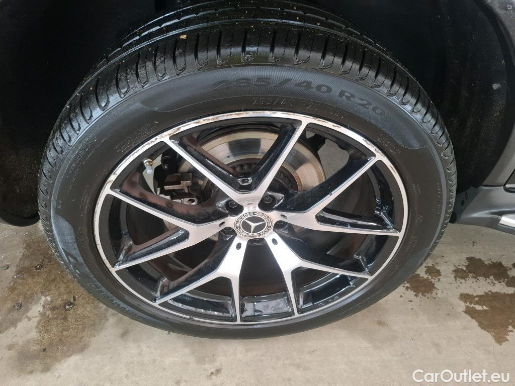  Mercedes  G-Klasee MERCEDES-BENZ GLC Coupe / 2019 / 5P / Coupé GLC 300 e AMG Line 4Matic #2