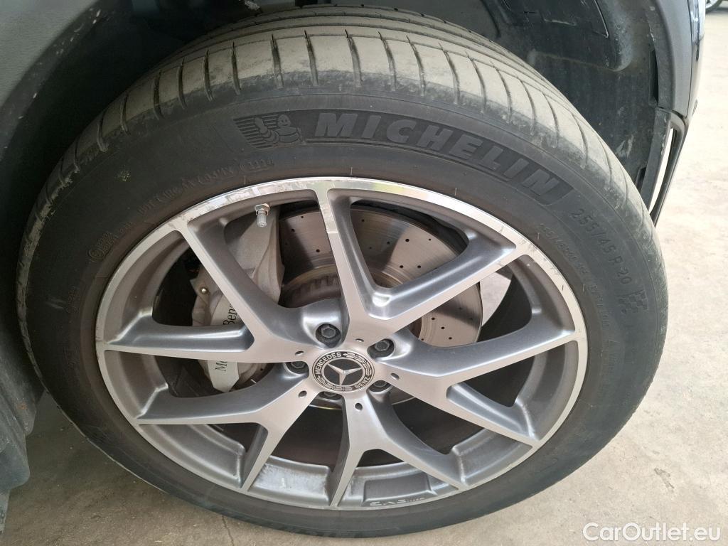  Mercedes  G-Klasee MERCEDES-BENZ GLC Coupe / 2019 / 5P / Coupé 2.0 GLC 300 E AMG LINE 4MATIC #26