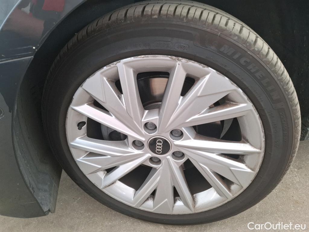  Audi  A3 AUDI  Sportback / 2020 / 5P / Berline 40 TFSI e 204 S Tronic Design Luxe #47
