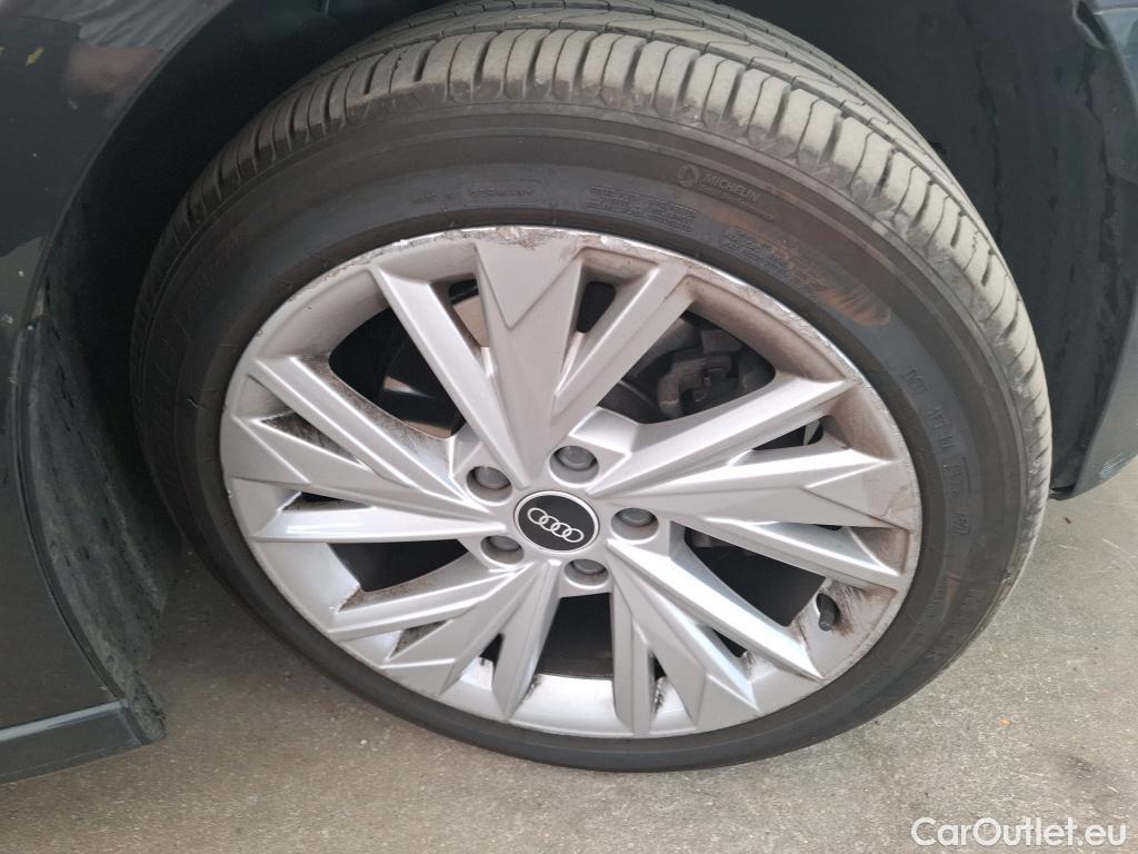  Audi  A3 AUDI  Sportback / 2020 / 5P / Berline 40 TFSI e 204 S Tronic Design Luxe #29