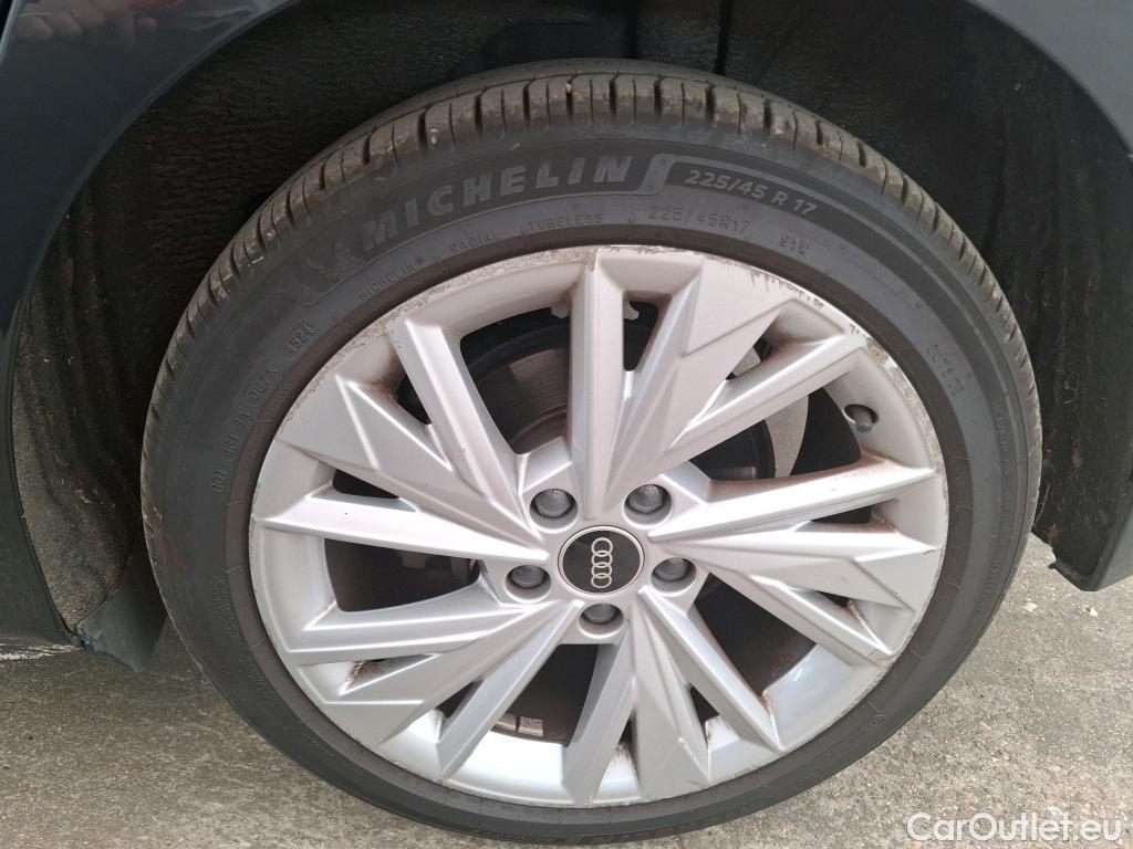  Audi  A3 AUDI  Sportback / 2020 / 5P / Berline 40 TFSI e 204 S Tronic Design Luxe #37