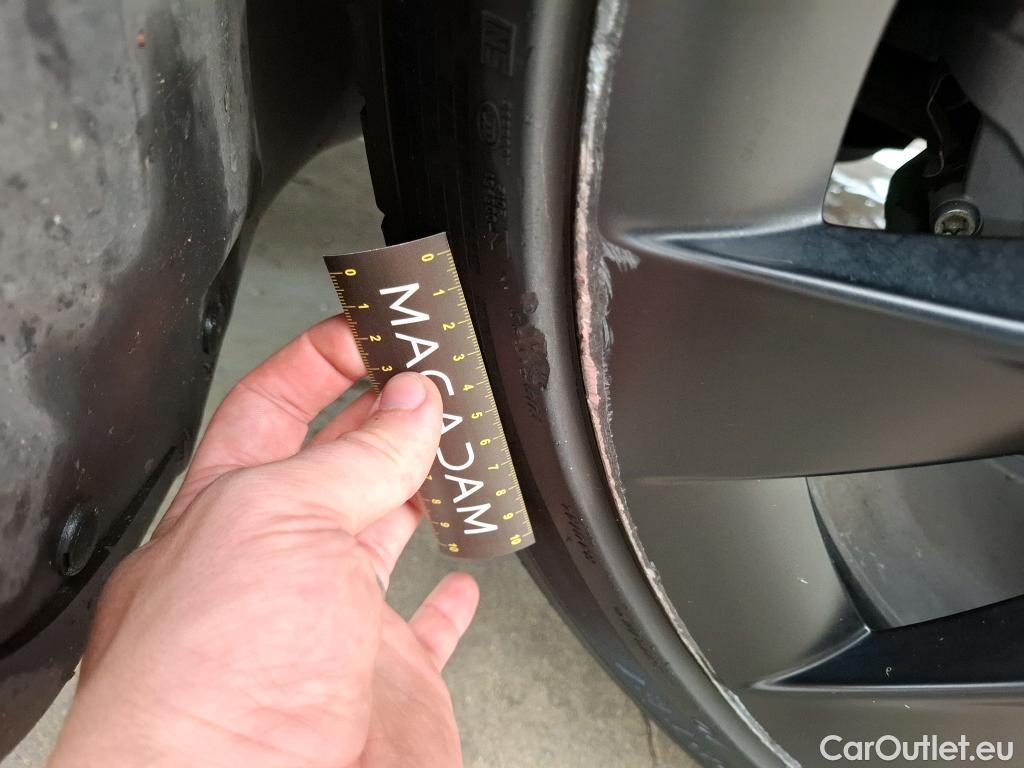  Tesla  Model Y TESLA  / 2021 / 5P / SUV RWD #35