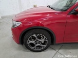  Alfa Romeo   STELVIO ALFA ROMEO / 2017 / 5P / SUV 2.2 TD 190 CV SPRINT AT8 Q4 #74