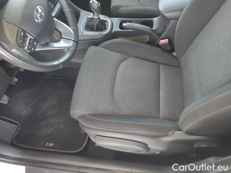  Hyundai  i30  (PD)(01.2017  ->)  kom.1.5T-GDI Smart 5d #6