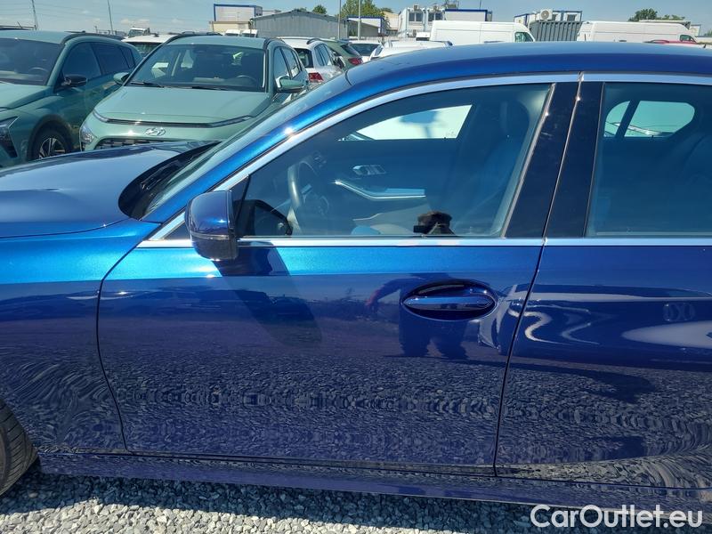  Bmw  Serie 3  Lim. (F30)  (2015) 320i xDrive AT #4