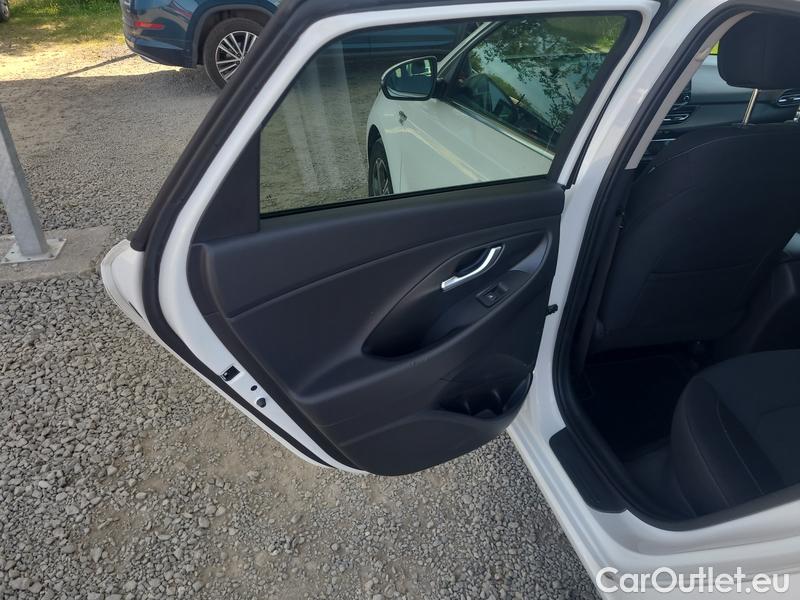  Hyundai  i30  (PD)(01.2017  ->)  kom.1.5T-GDI Smart 5d #10