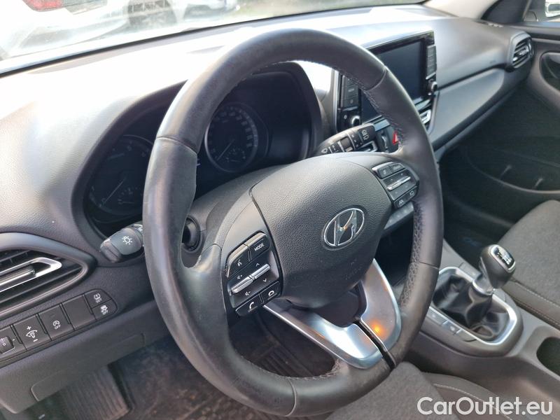  Hyundai  i30  (PD)(01.2017 ->)  kom.1.0TGDI 120 Smart #18