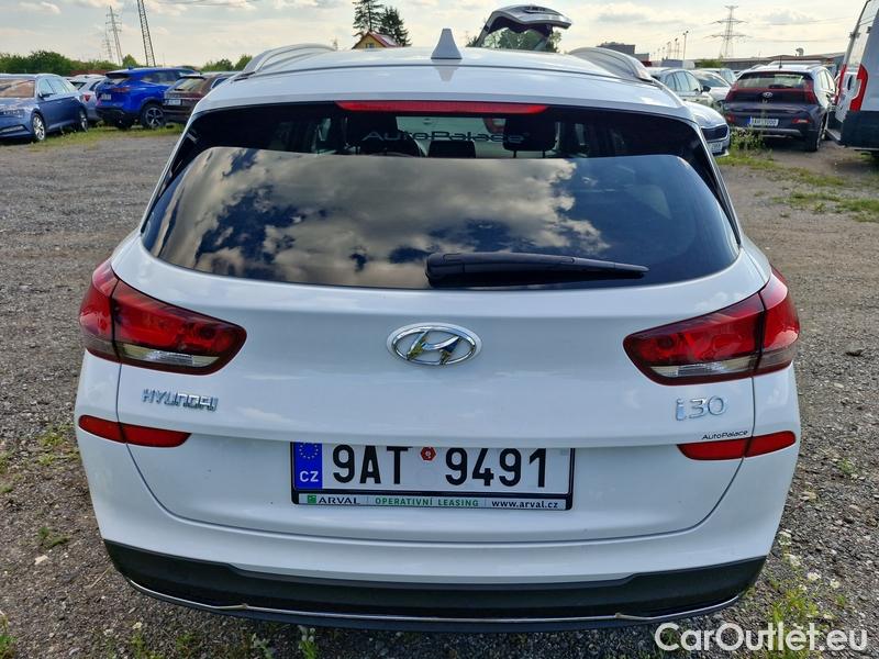  Hyundai  i30  (PD)(01.2017 ->)  kom.1.0TGDI 120 Smart #17
