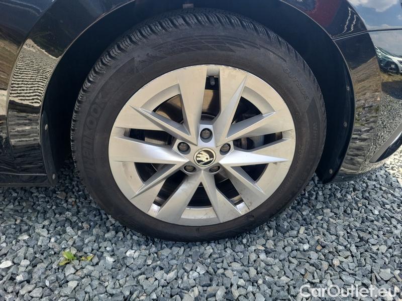  Skoda  Octavia  Combi (NX3)(2020) Oct.C.2.0TDI 110 4x4 Style AT #19