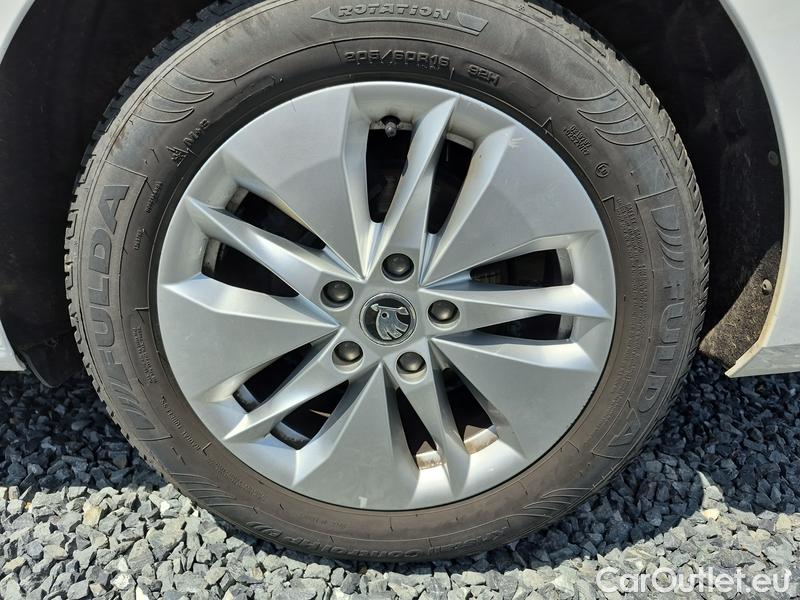  Skoda  Octavia  Combi (NX3)(2020) Oct.Combi 2.0TDI 85 Ambition #8
