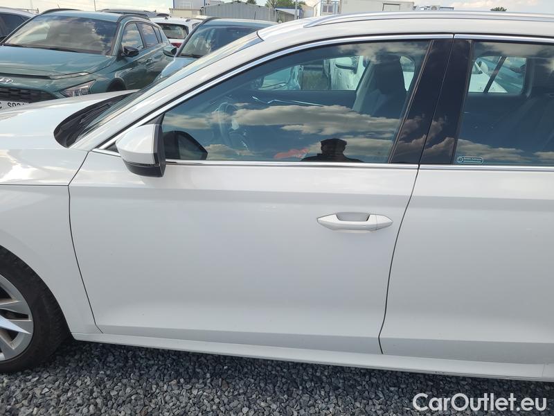  Skoda  Octavia  Combi (NX3)(2020) Oct.Com.1.5e-TEC 110 Style AT #3
