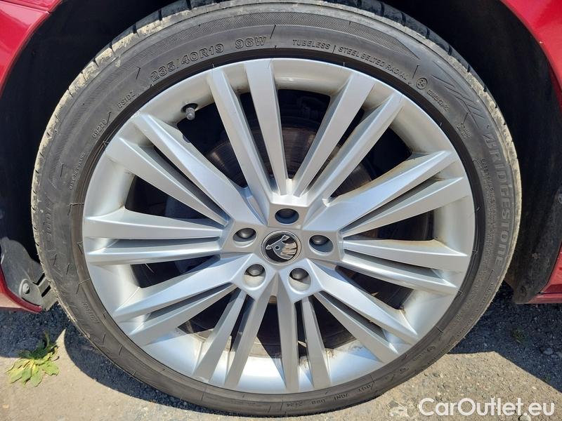  Skoda  Superb  Combi (3V5)(2015) Sup.C.FL2.0TDI 110 L&K AT #1
