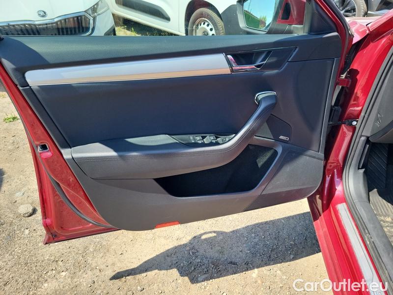  Skoda  Superb  Combi (3V5)(2015) Sup.C.FL2.0TDI 110 L&K AT #8