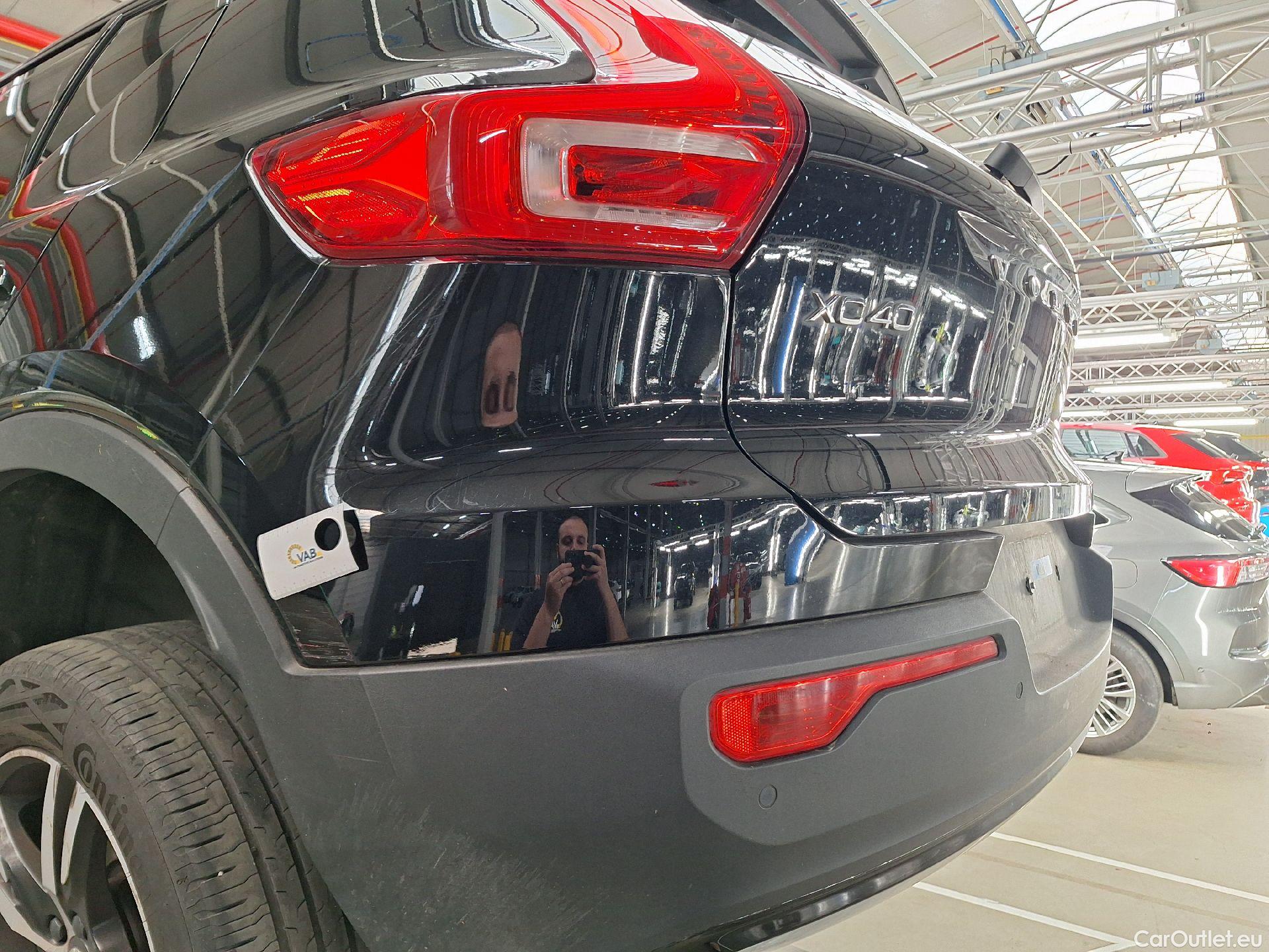  Volvo  XC 40 Volvo, XC40 '17, Volvo XC40 T3 R-Design 5d #21