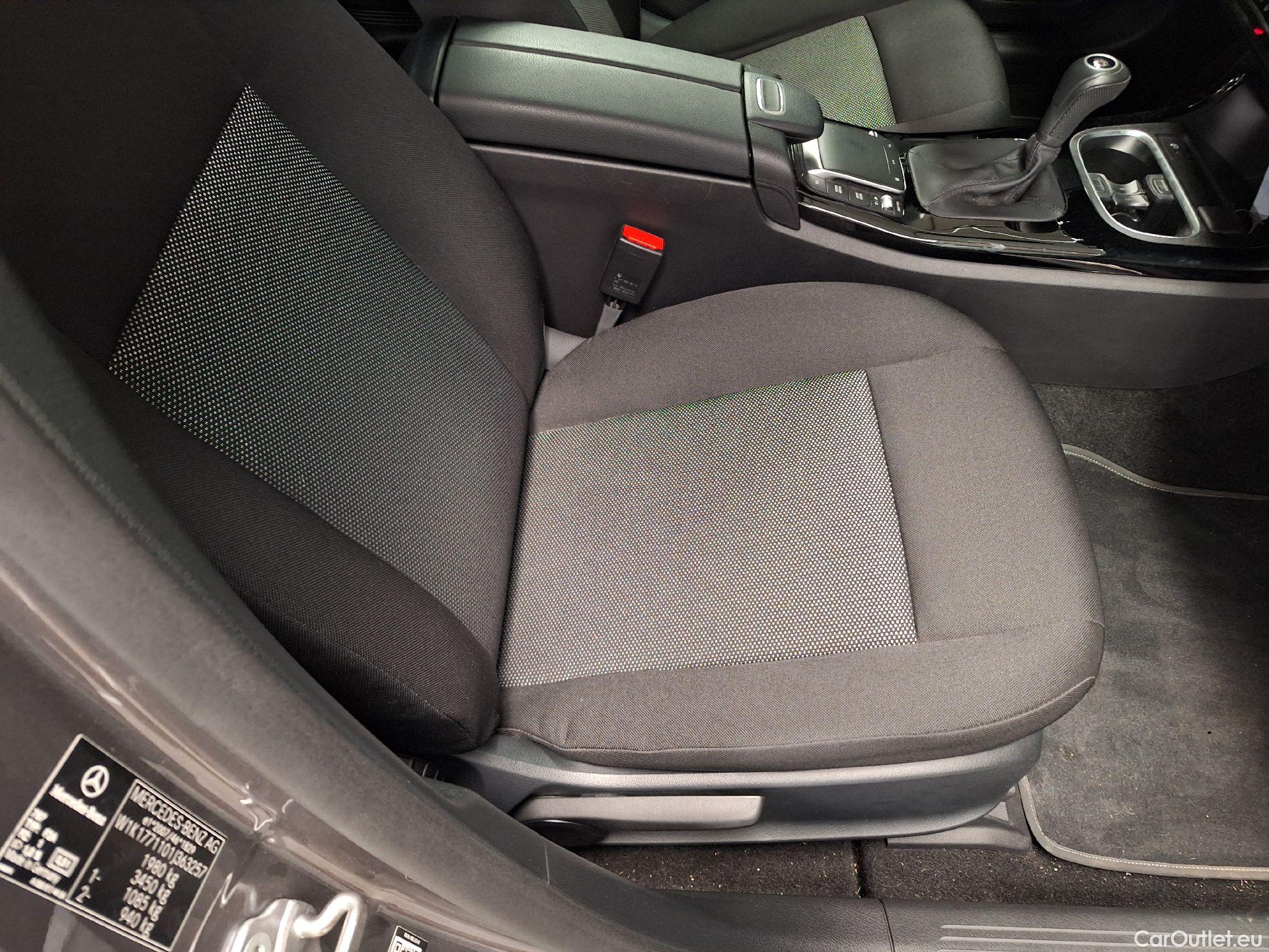  Mercedes  A-Klasse Mercedes, A-Class Berline '18, Mercedes-Benz  Limousine A 180d Business S #11