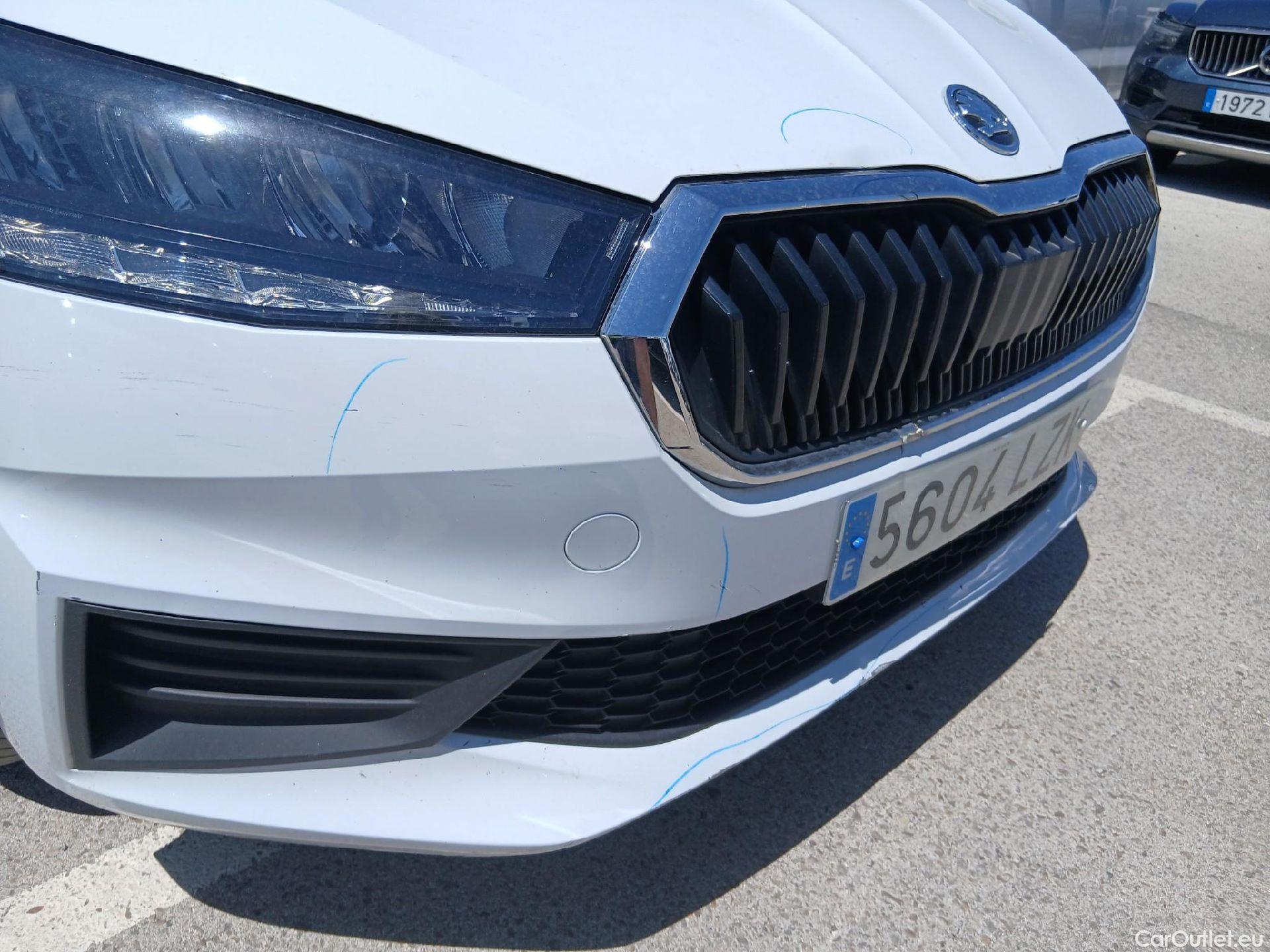  Skoda  Fabia SKODA  / 2021 / 5P / berlina con portón 1.0 TSI 70KW (95CV) Emotion (AC) #4