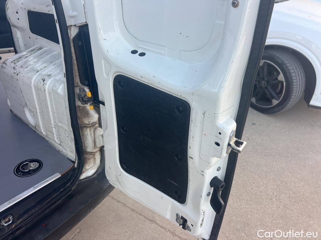  Fiat  Fiorino FIAT  / 2016 / 3P / furgón derivado de turismo Cargo Base 1.3 Mjet 59kW (80CV) E6 #8