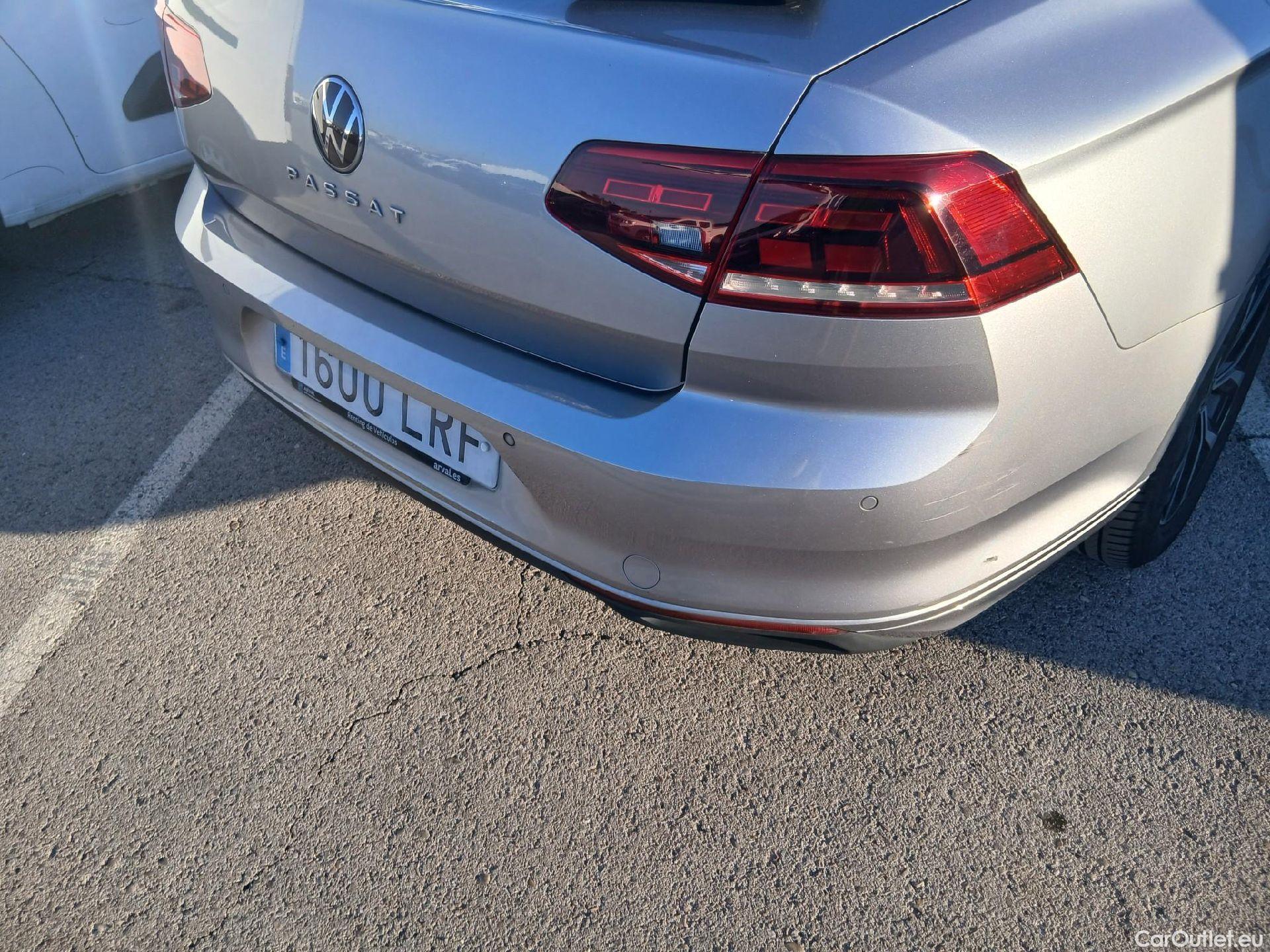  Volkswagen  Passat VOLKSWAGEN  / 2019 / 4P / sedán Executive 2.0 TDI 110kW (150CV) #15