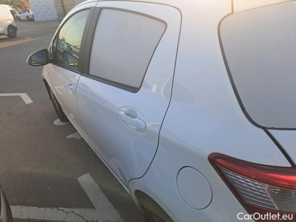  Toyota  Yaris TOYOTA  / 2017 / 5P / berlina con portón 1.5 100H Active 2 plazas #43