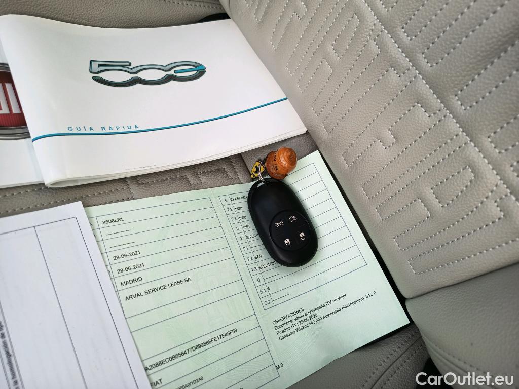  Fiat  500 FIAT  / 2020 / 3P / berlina con portón laPrima Hb 320km 85kW (118CV)(SL)(SP) #1
