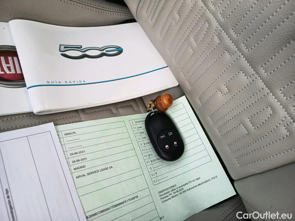  Fiat  500 FIAT  / 2020 / 3P / berlina con portón laPrima Hb 320km 85kW (118CV)(SL)(SP) #2