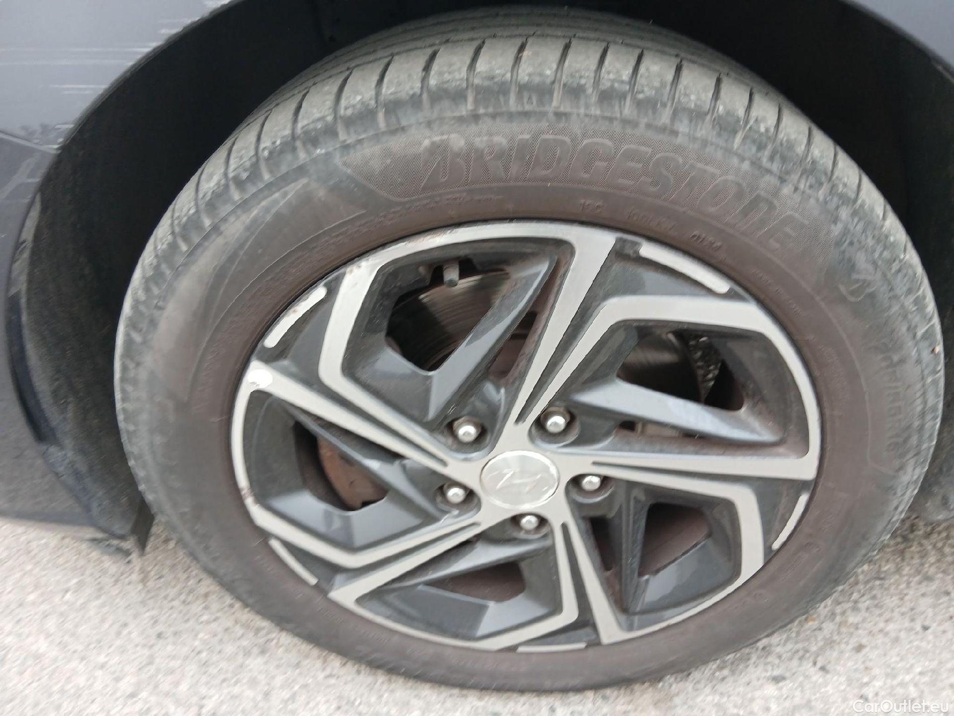  Hyundai  i30 HYUNDAI  / 2020 / 5P / familiar 1.0 TGDI 48V Klass #9