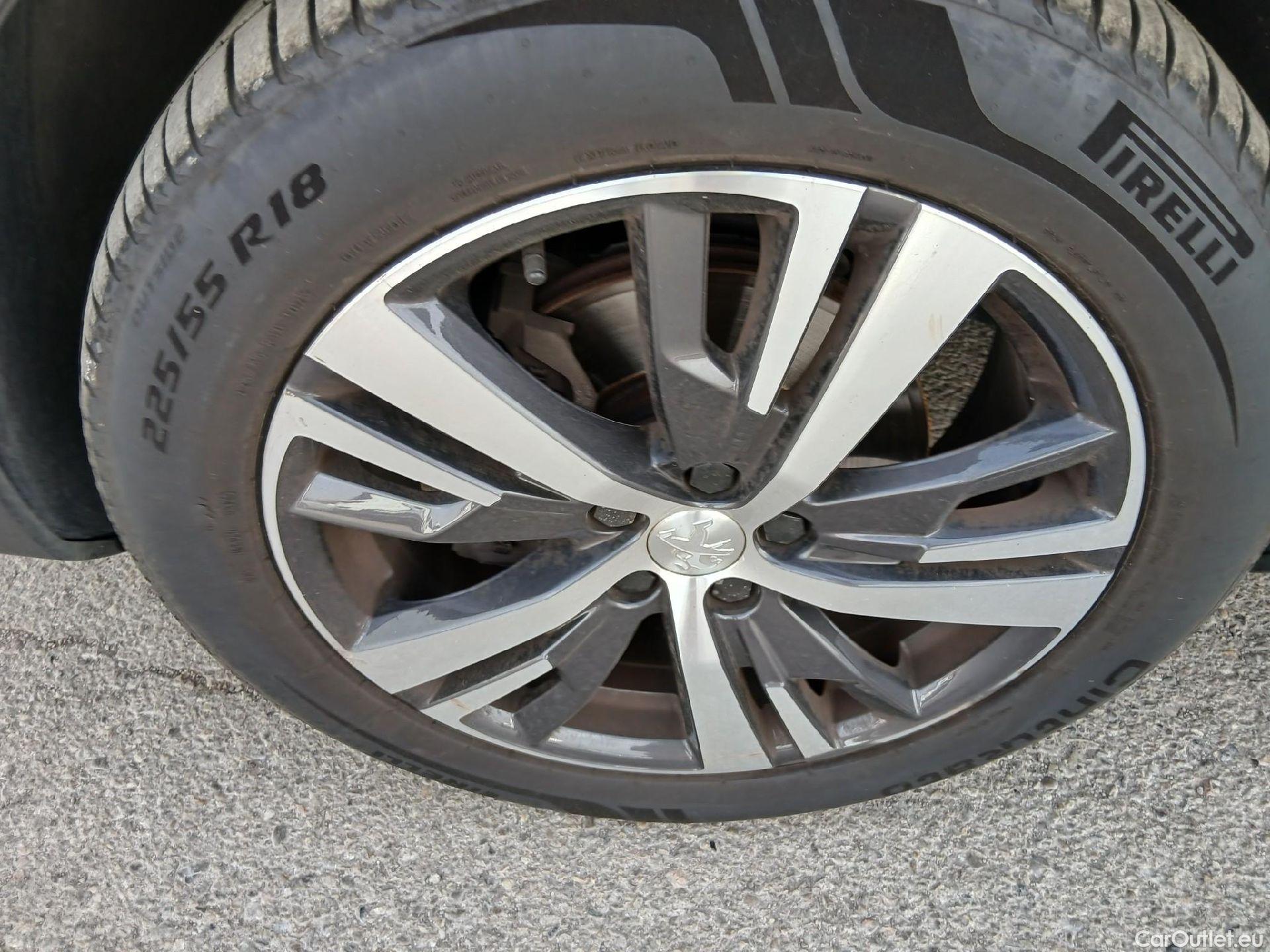  Peugeot  3008 PEUGEOT  / 2020 / 5P / todoterreno 1.5 BlueHDi 96kW (130CV) S&S Allure Pack #5