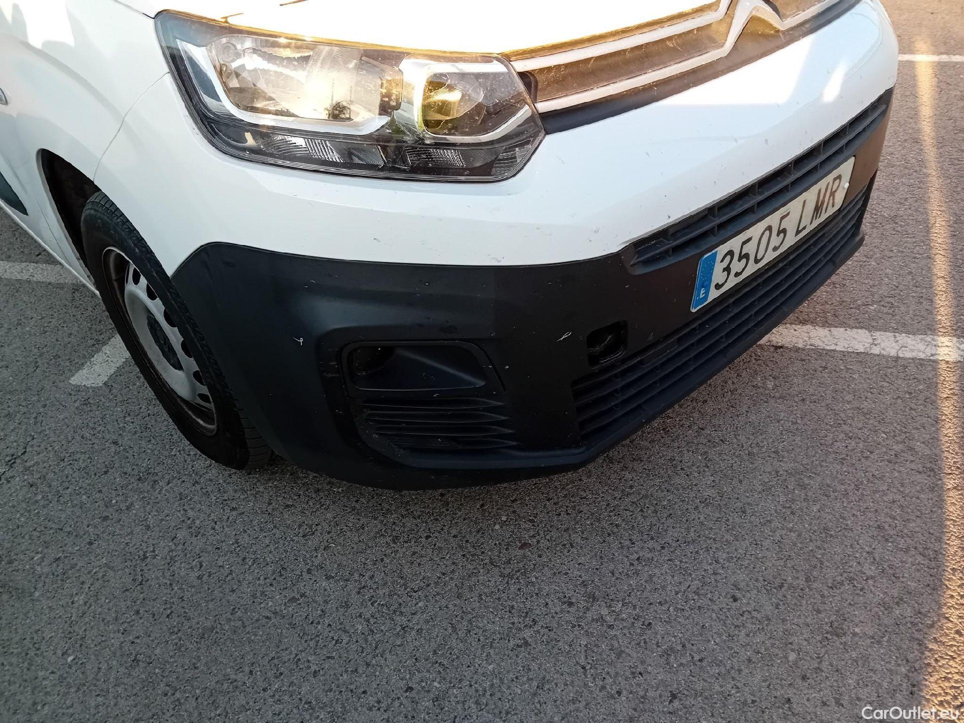  Citroen  Berlingo CITROEN  / 2018 / 4P / furgón derivado de turismo Doble Cab. Talla XL BlueHDi 100 CONTROL #3