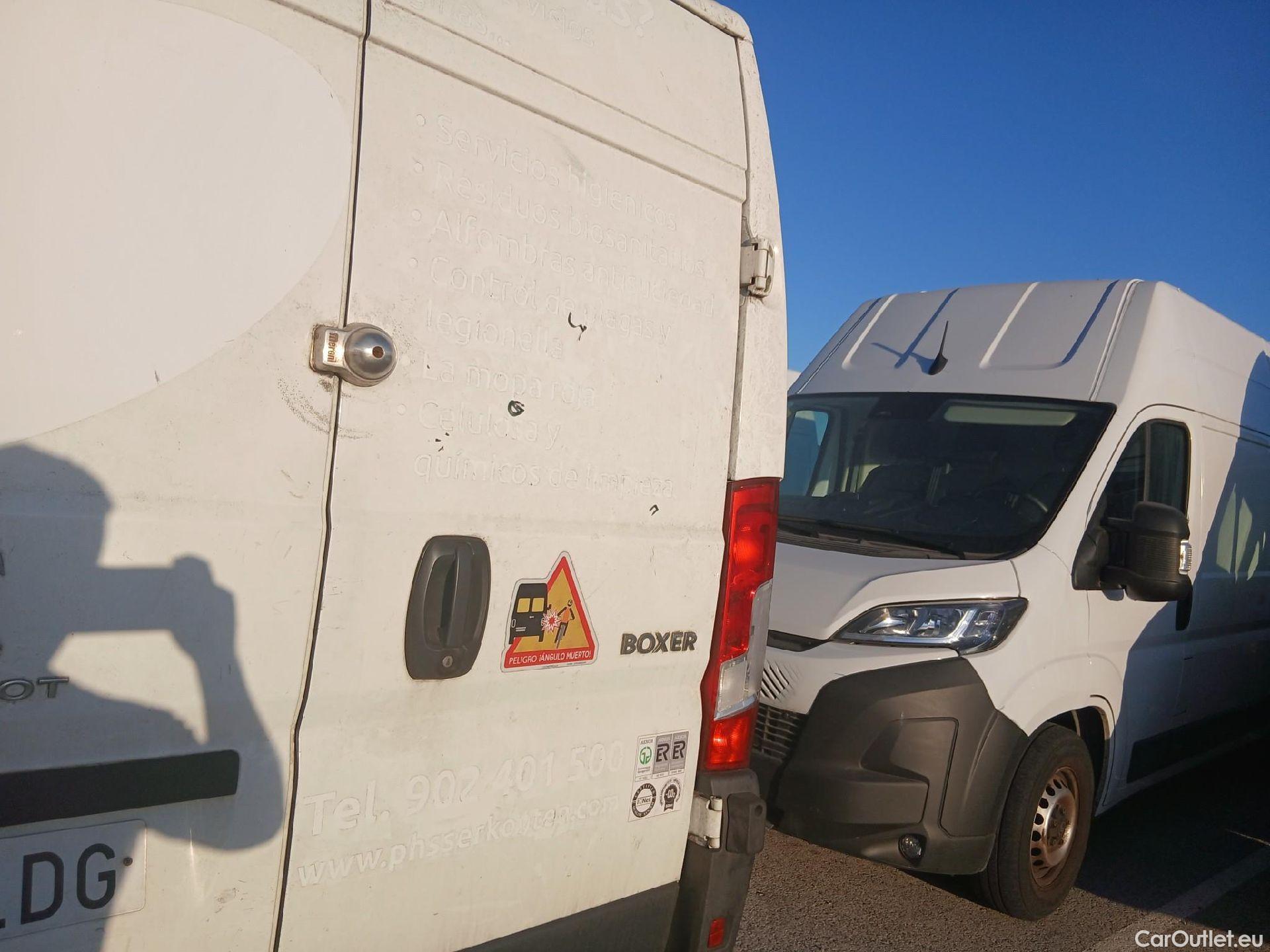 Peugeot  Boxer PEUGEOT  / 2014 / 4P / furgón Pack 335 L2H2 BlueHDi 96KW (130CV) #32