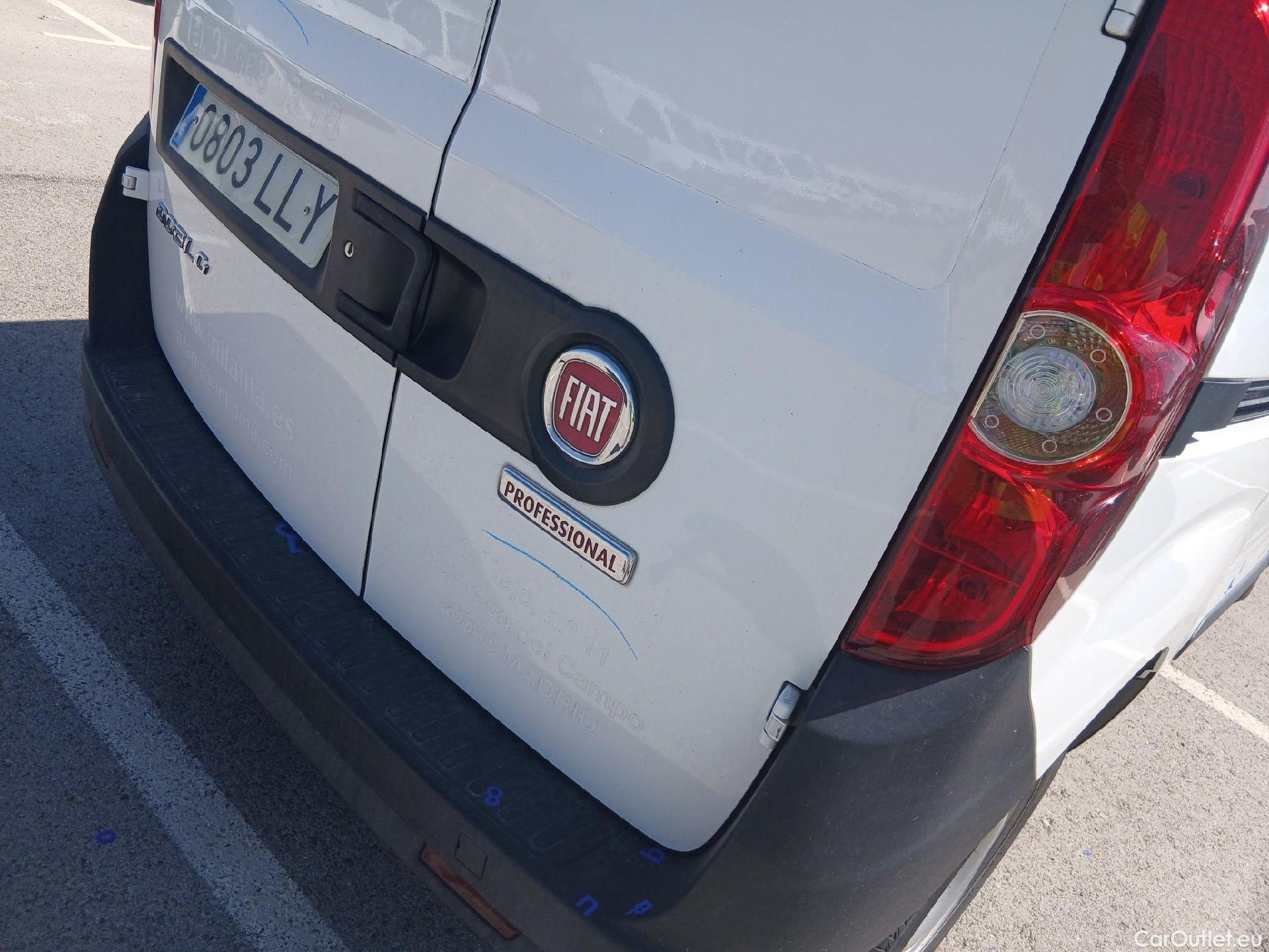  Fiat  Doblo FIAT Doblò Cargo/2015/3P/furgón derivado de turismo Cargo Base Plus 1.3 Mjet 70kW (95CV) #24