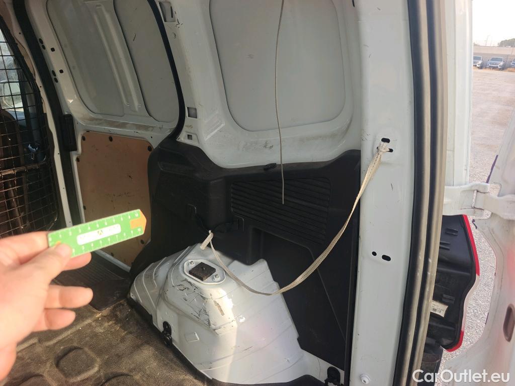  Ford  Transit FORD  Courier/2014/4P/furgón der.turis Van 1.5 TDCi 56kW Trend #28