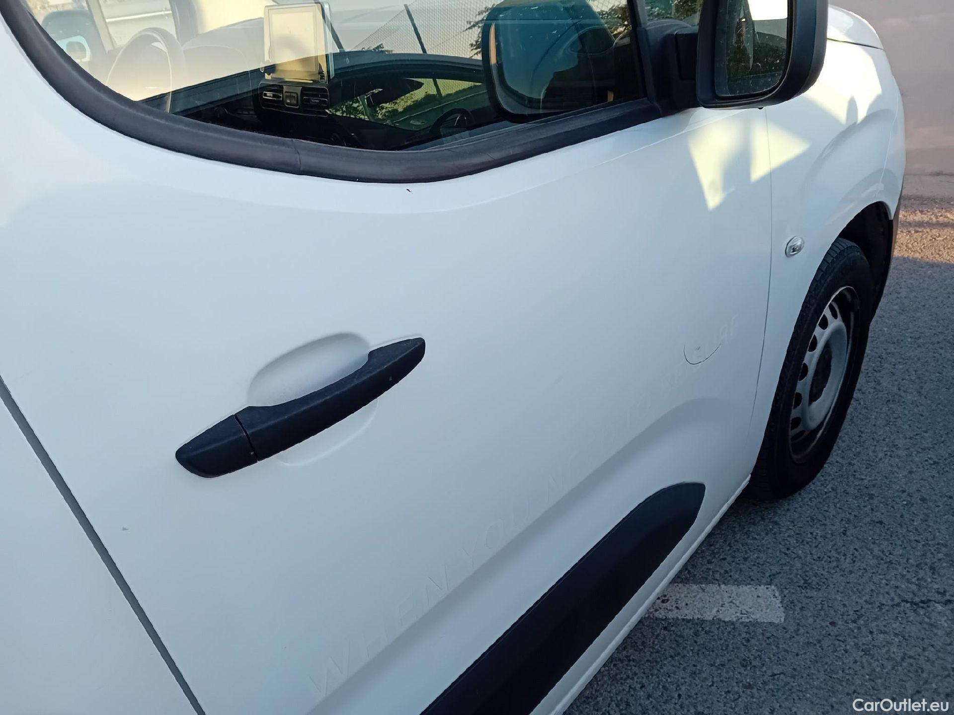  Citroen  Berlingo CITROEN  / 2018 / 4P / furgón derivado de turismo Doble Cab. Talla XL BlueHDi 100 CONTROL #23